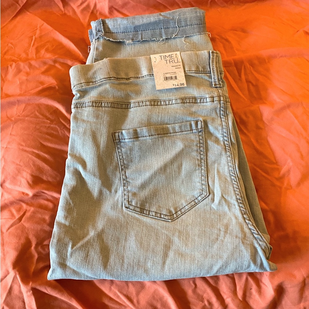Time and Tru Light Blue Jean Capris